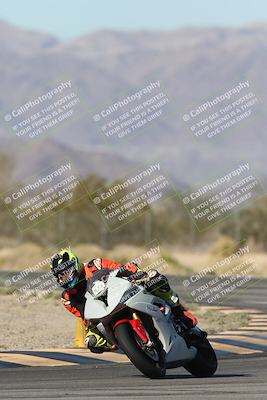 media/Dec-04-2025-Racers Edge (Thu) [[5ebc9f124d]]/3-B Group/1-Session 1 (Turn 7)/